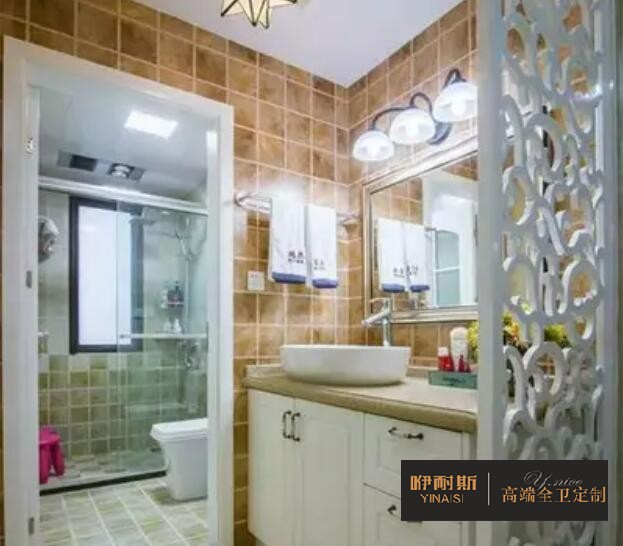 現(xiàn)在大多數(shù)衛(wèi)浴間設(shè)計(jì)是干濕分離式，將面盆獨(dú)立出來(lái)，且設(shè)置遠(yuǎn)離門口的地方，打造相對(duì)干燥的空間