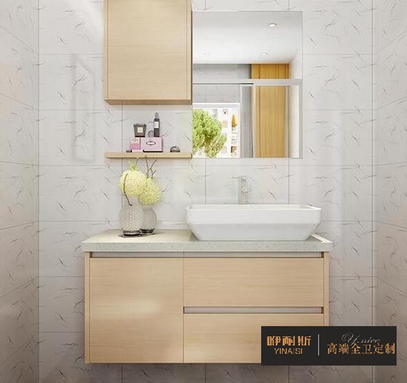 小巧的吊柜，滿足衛(wèi)生間日常收納;設(shè)置隔板，方便洗漱用品擺放。